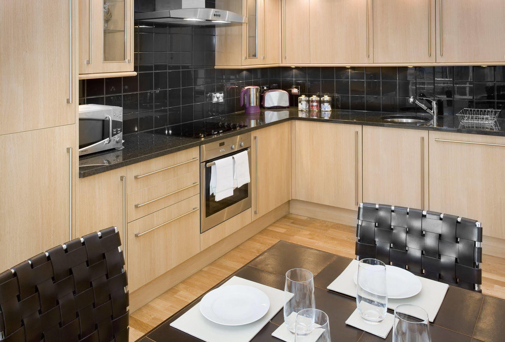Burnets Apartments Единбург Екстериор снимка